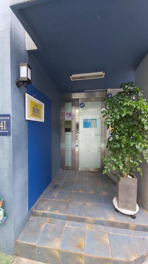 Buzz Guesthouse Hostel Seúl Exterior foto